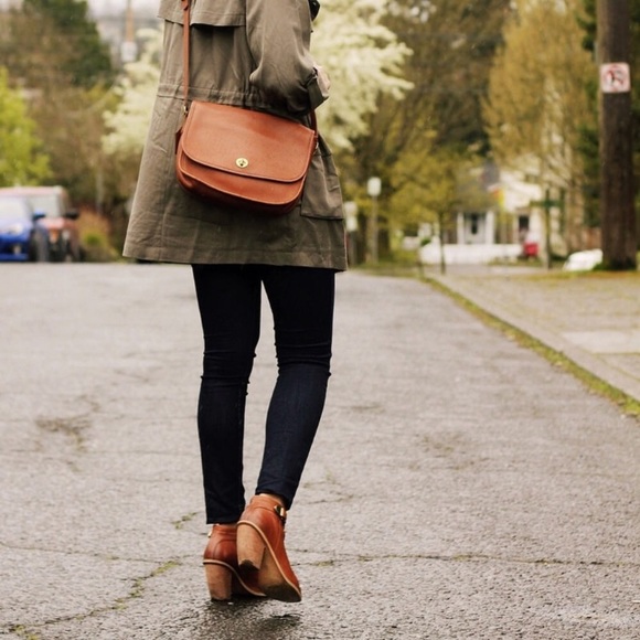 balenciaga chain bag